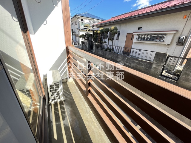 バルコニー　バルコニーがあるので洗濯物を太陽の下で干すことができます♪