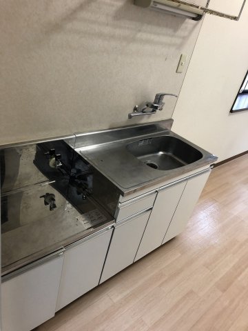 キッチン　2口ガスコンロ設置可能です。