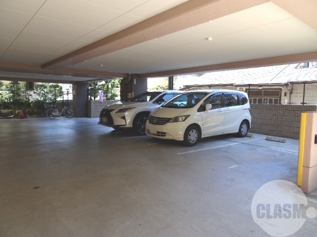 駐車場　敷地内駐車場