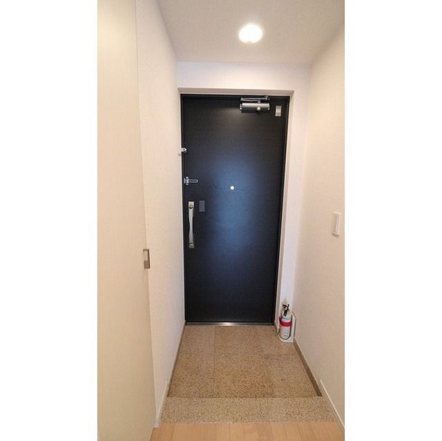 玄関　同タイプ写真　※現況優先