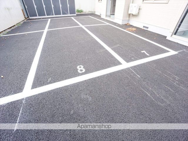 駐車場　駐車場