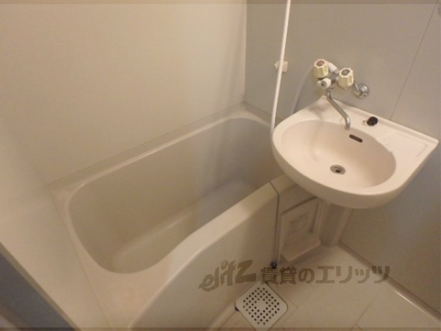 バス・シャワールーム　バス