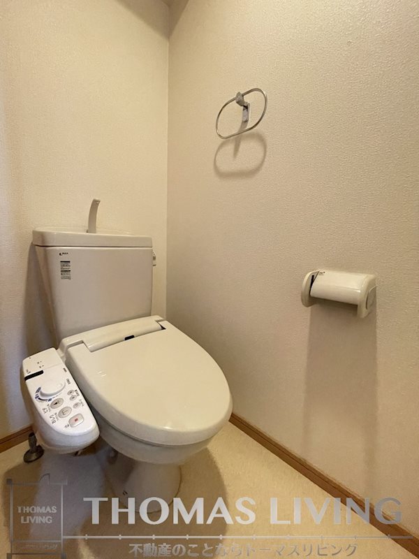 トイレ　※別号室の参考写真になります。