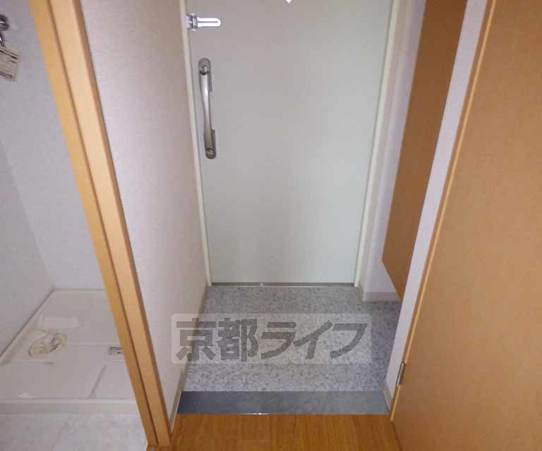 玄関　広々とした玄関です。