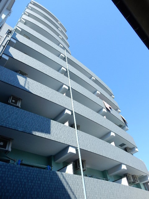 建物外観　安心のオートロック