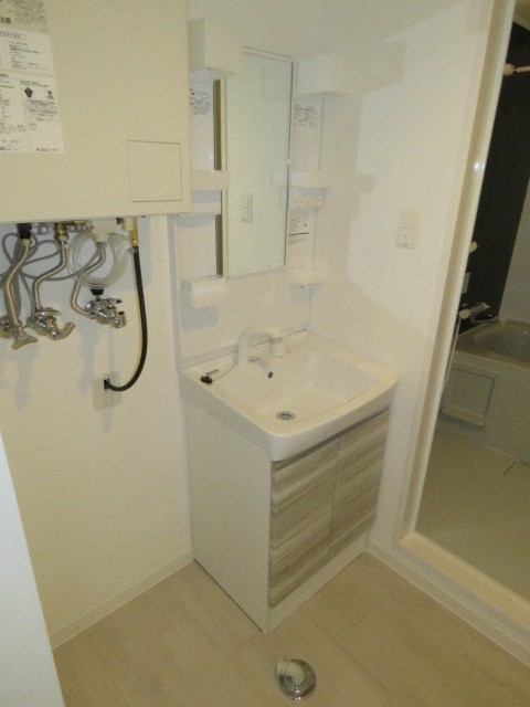 洗面設備　シャワードレッサー付きです！