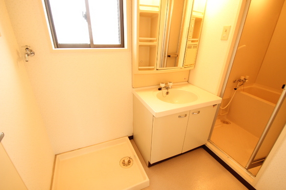 洗面設備　※他号室の写真です。