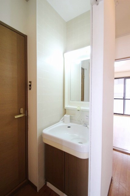 洗面設備　同物件別棟別室