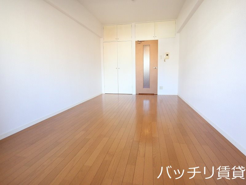 居室・リビング　別号室タイプの為、現状を優先致します。