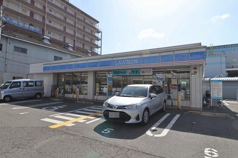 コンビニ　ローソン加美北4丁目店（コンビニ）まで81m