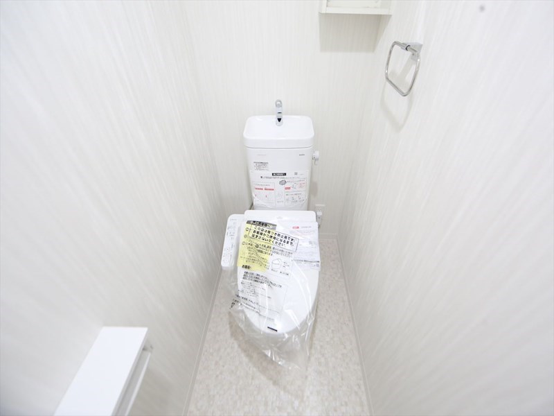 トイレ　温水洗浄暖房便座付トイレ