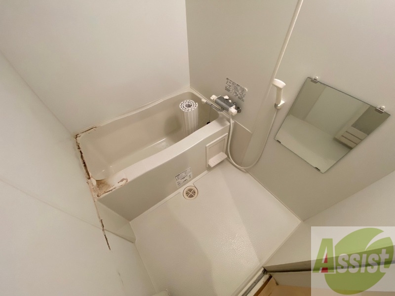 バス・シャワールーム　バスルームはこちらです。広々としてゆったり休めます。