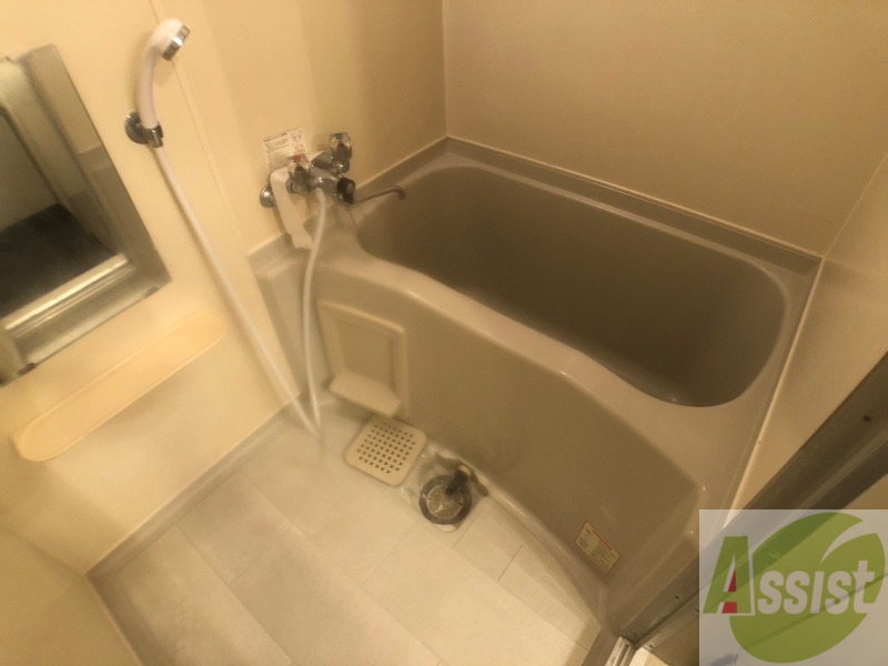 バス・シャワールーム　お風呂になります。一日の疲れを癒してくださいね。