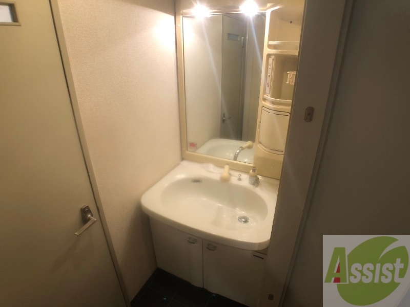 洗面設備　こちらに洗面台があります。朝の洗顔はこちらで。