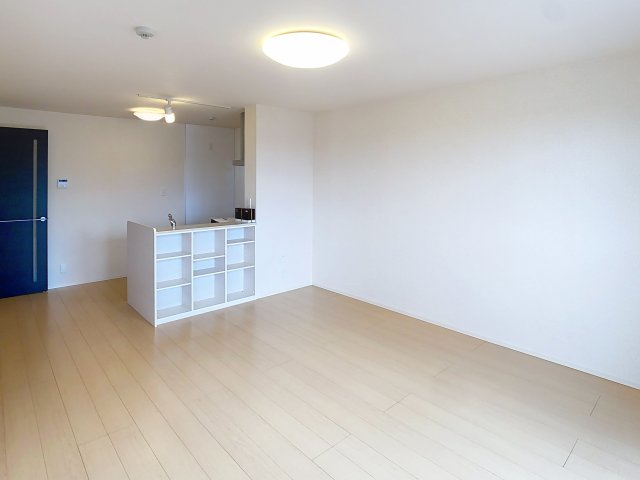 居室・リビング　掲載写真は同型モデルを掲載しており実際のお部屋と仕様等が異な