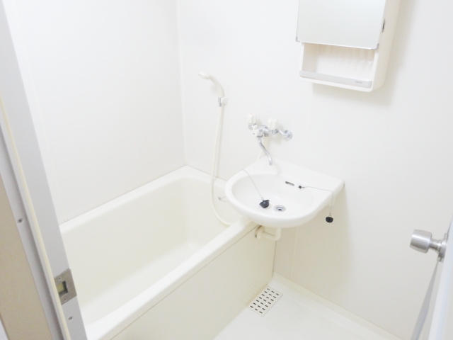 バス・シャワールーム　同物件別号室