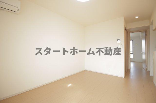 居室・リビング　こちらのリビングで趣味の時間をお楽しみください