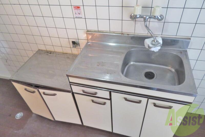 キッチン　コンパクトなキッチンでお料理もしやすいですね。