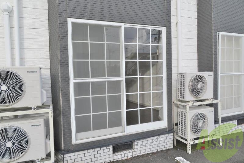 バルコニー　外から見たお部屋の感じのお写真です。