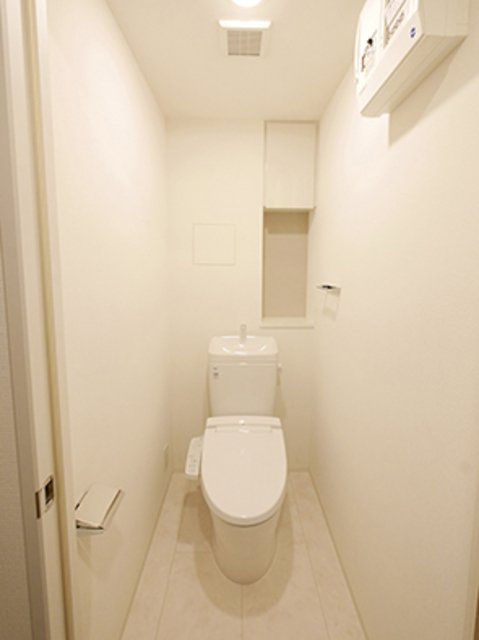 トイレ　便利な収納付きトイレ※写真はＢ２タイプです