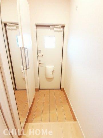 玄関　当社、チルホームのHPもご覧ください(^^)/物件情報多数♪