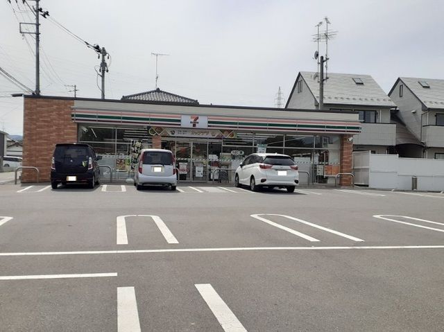 コンビニ　セブンイレブン原町北町店（コンビニ）まで350m