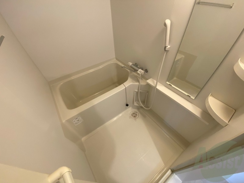 バス・シャワールーム　お風呂になります。一日の疲れを癒してくださいね。