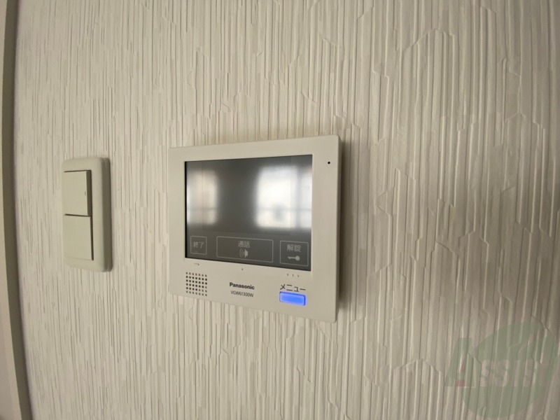 セキュリティ　ＴＶモニター付インターホンです。来客者の顔が見えるので安心！