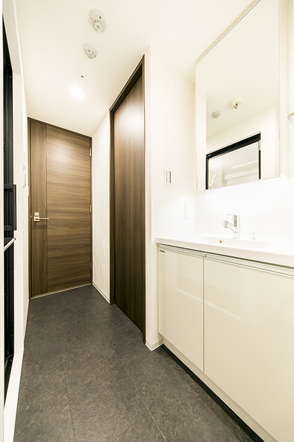 洗面設備　※写真は同タイプ住戸です。