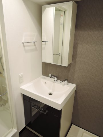 洗面設備　身支度に欠かせない独立洗面台♪