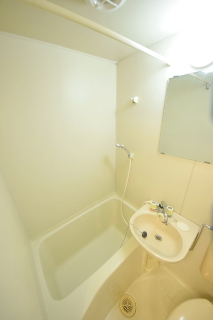 バス・シャワールーム　～一日の疲れを流しましょう～