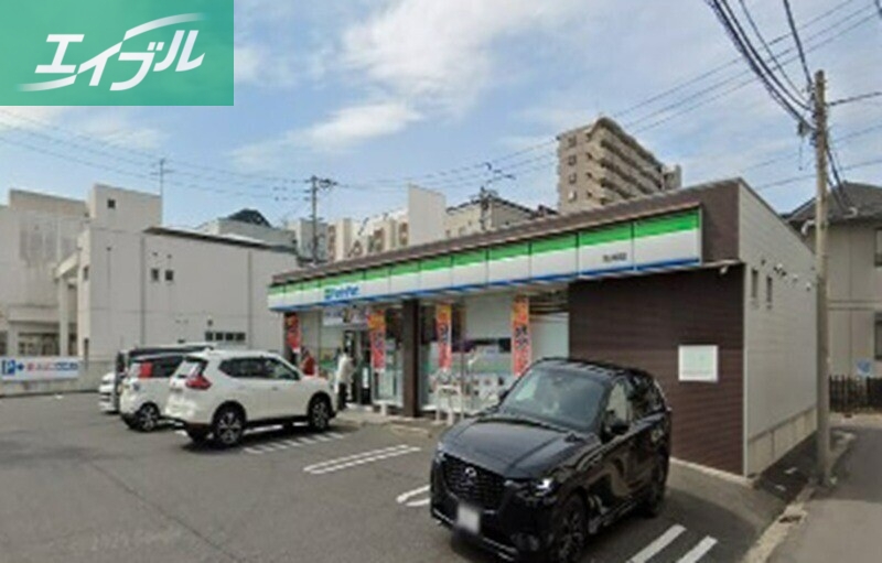 コンビニ　ファミリーマート岡山鹿田店（コンビニ）まで322m