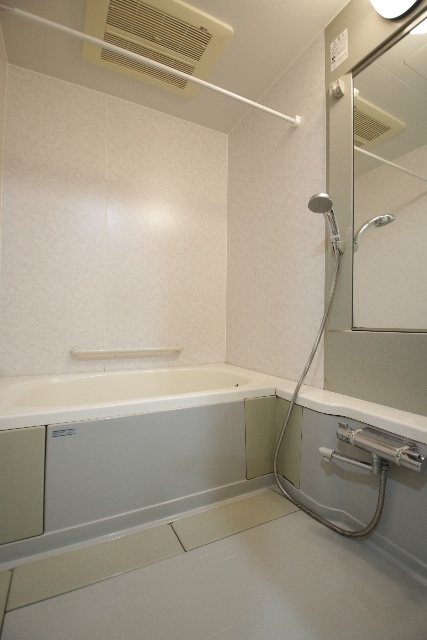 バス・シャワールーム　※別室の参考写真の為、現況優先です。