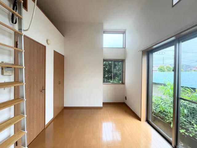 居室・リビング　別号室の参考写真です。