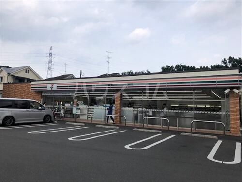 コンビニ　セブンイレブン 立川若葉町3丁目店（コンビニ）まで715m