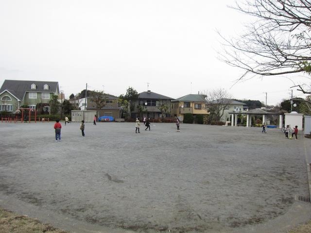 飲食店　モスバーガー横浜佐江戸店（飲食店）まで900m