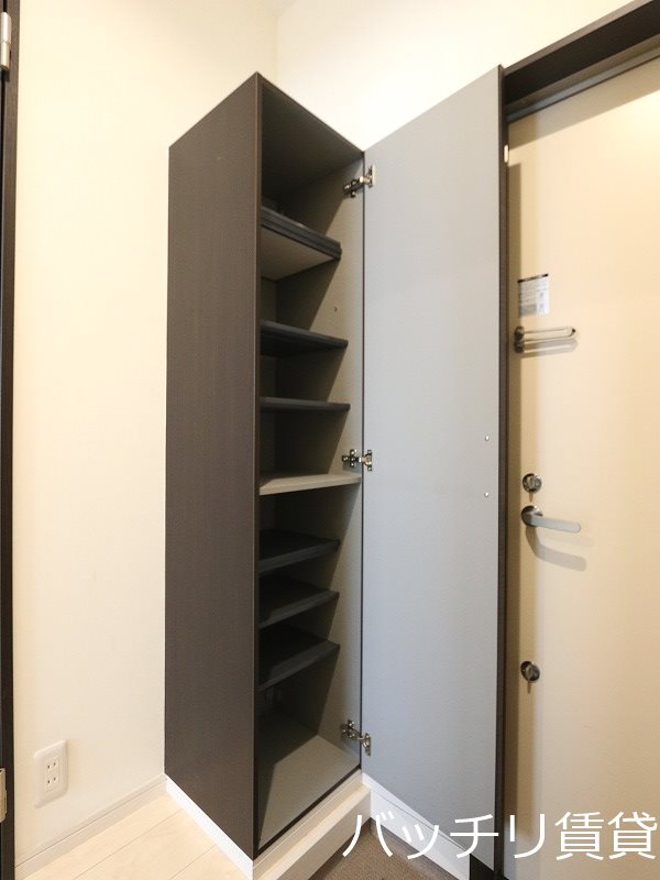 玄関　画像はイメージの為、色や間取りが若干異なりますが、現況を優先