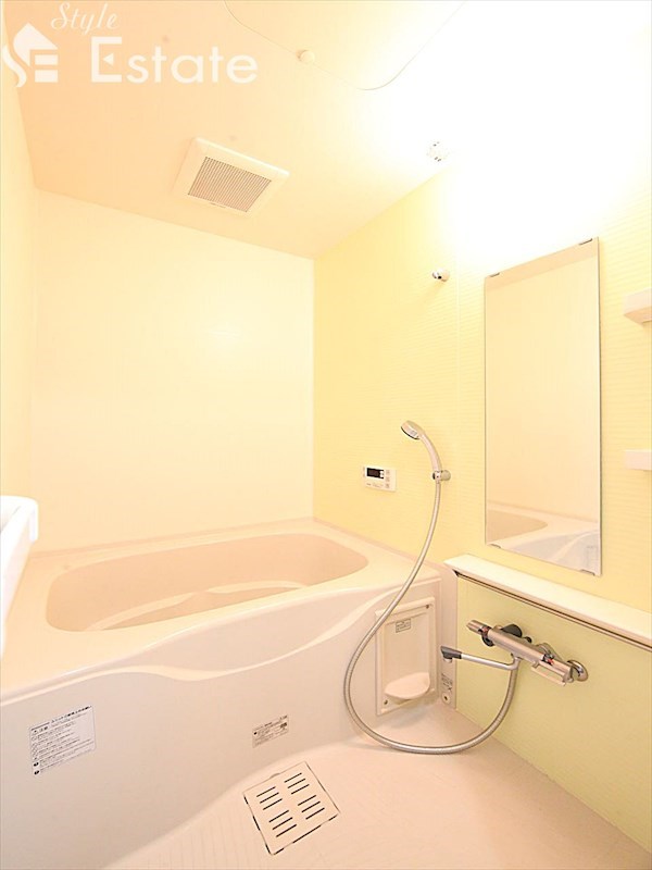 バス・シャワールーム　バスルーム