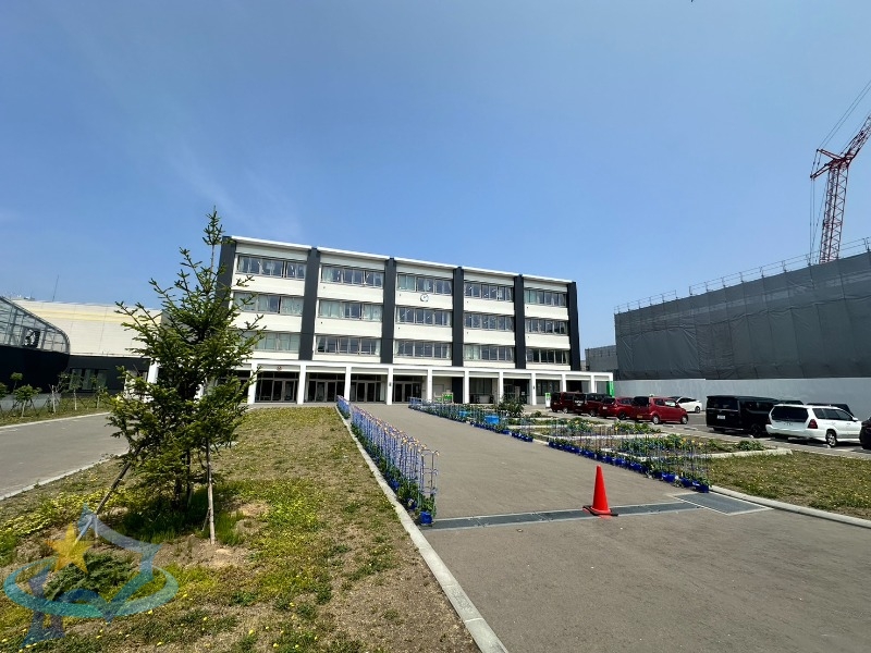 小学校　札幌市立発寒西小学校（小学校）まで449m