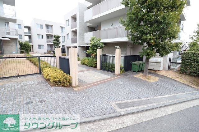 エントランス　エントランス