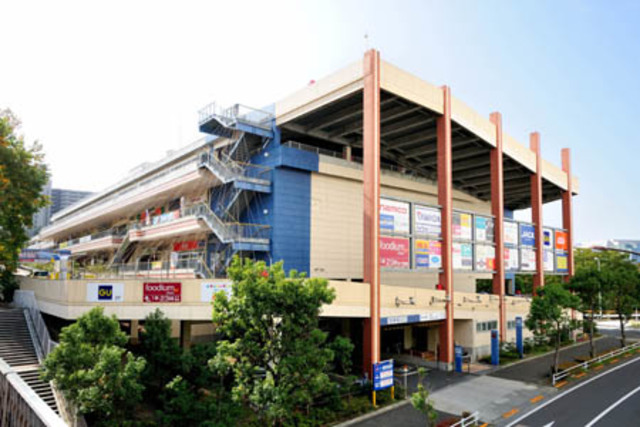 ショッピングセンター　クロスガーデン多摩（ショッピングセンター）まで1965m