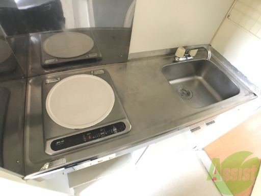 キッチン　キッチンはＩＨクッキングヒーターになっています。