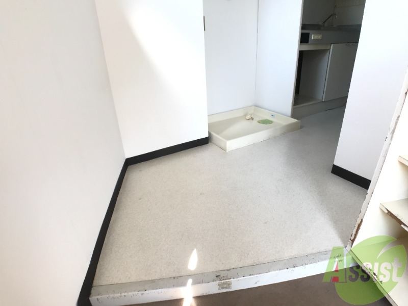 玄関　玄関から撮影しました。敷居が高くなくて安心ですね。