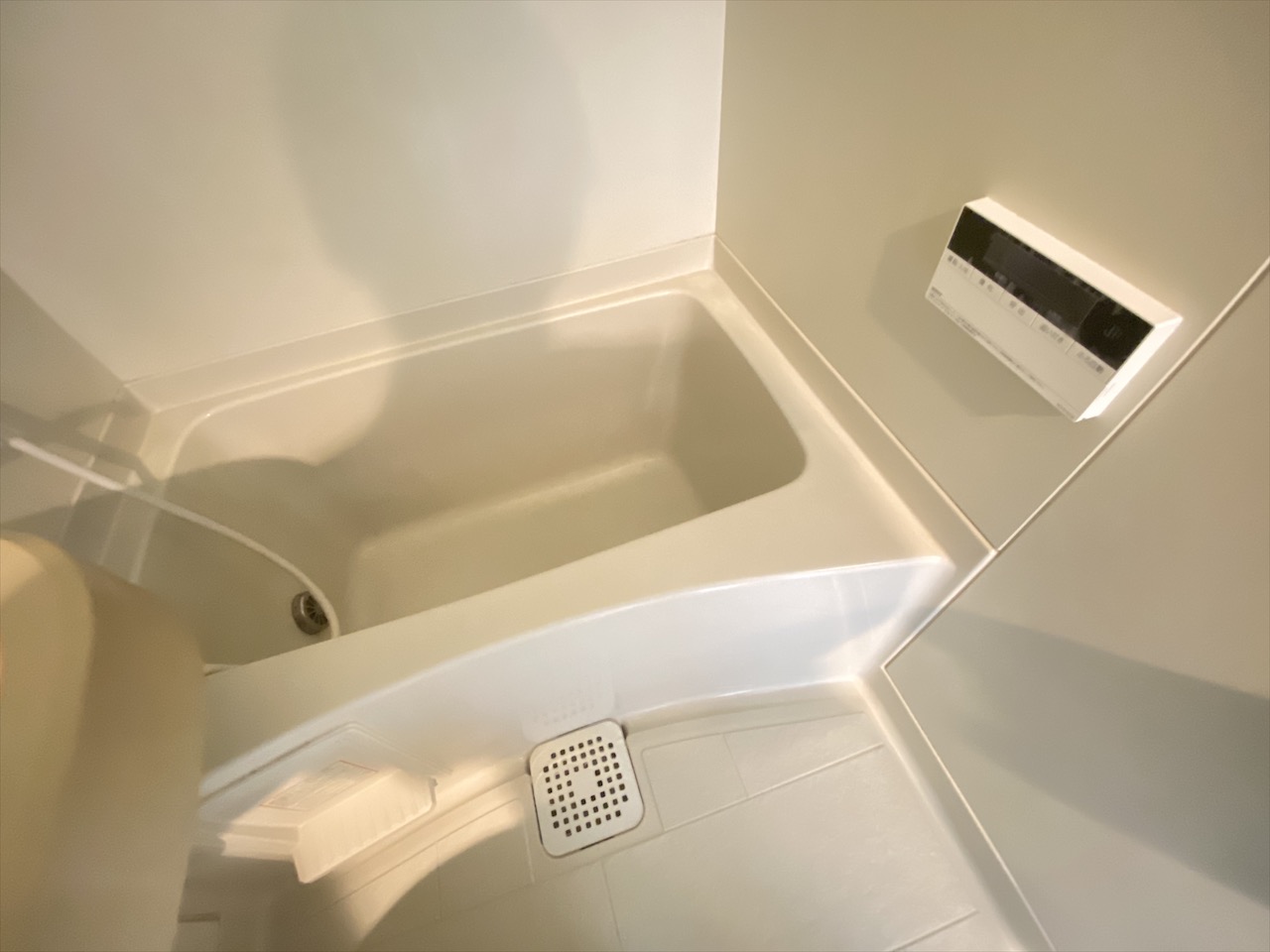 バス・シャワールーム　追炊き機能付きのお風呂です