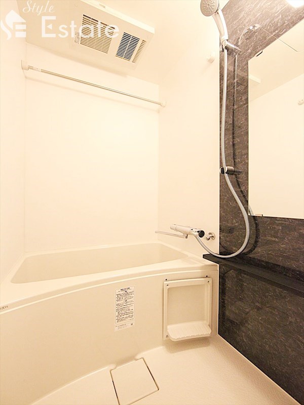 バス・シャワールーム　バスルーム