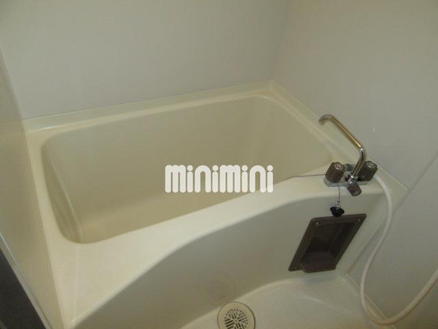 バス・シャワールーム　清潔感のあるバスルーム