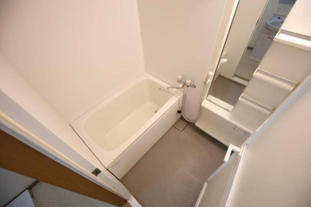 バス・シャワールーム　浴室