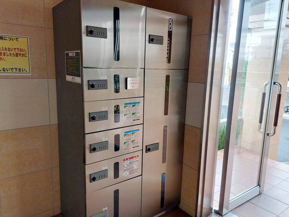 エントランス　宅配ボックス