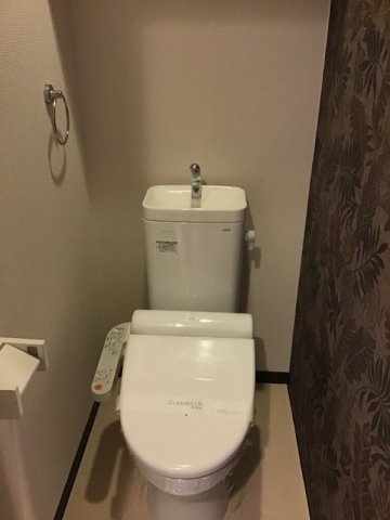 トイレ　温水洗浄便座機能付き☆