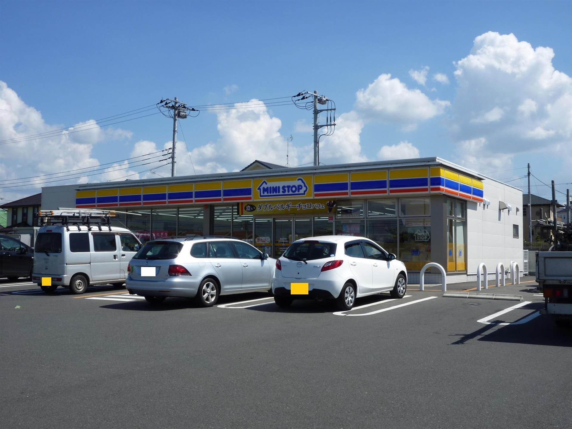 コンビニ　ミニストップ（コンビニ）まで380m